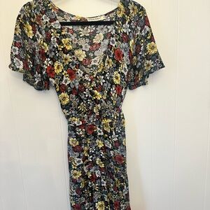 Short sleeve V-neck midi floral dress